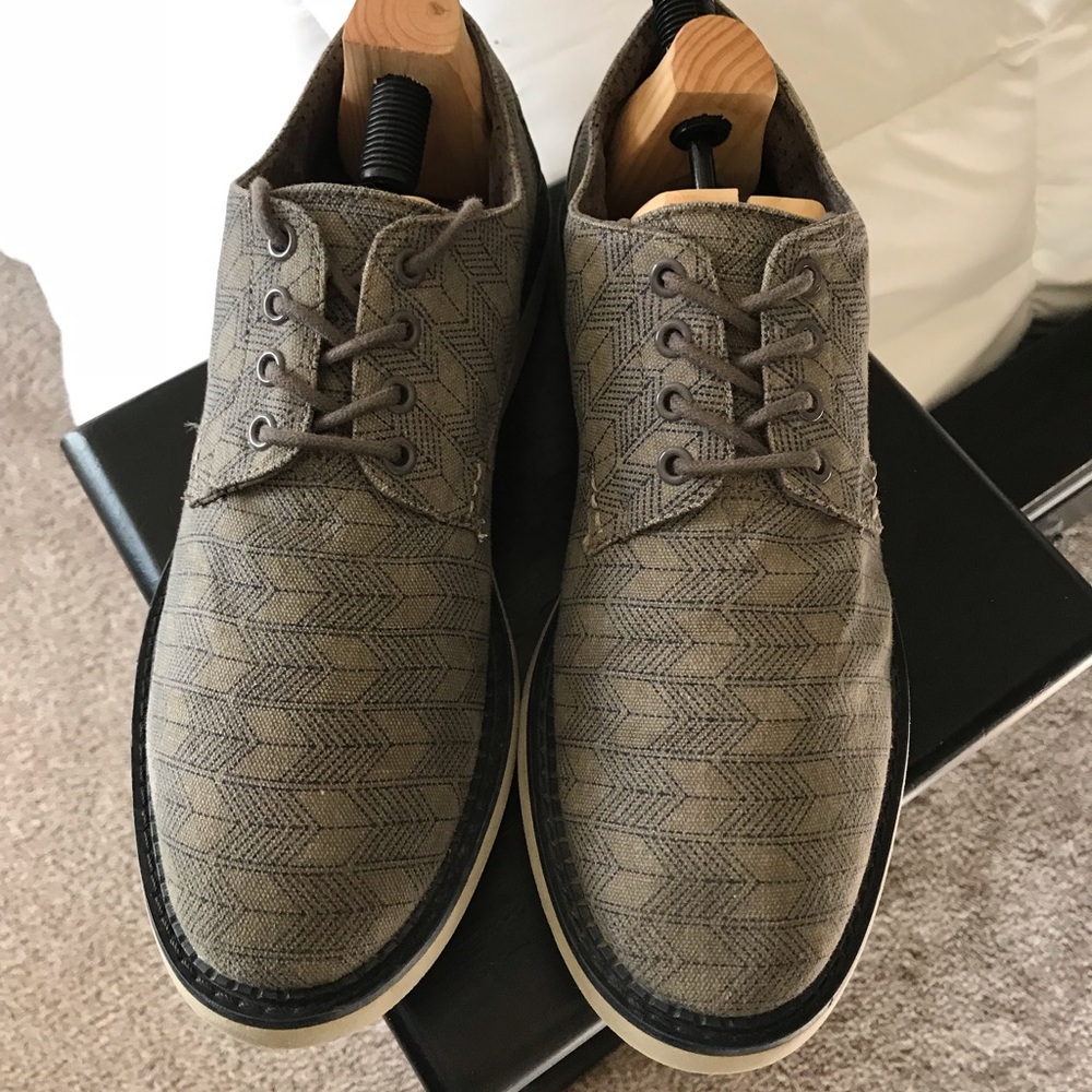PRICE DROP!!! TOMS Preston dress shoe